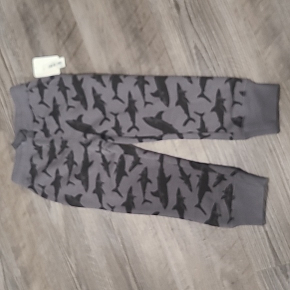 SHARK Amazon Essential Joggers Size XS - Picture 1 of 4